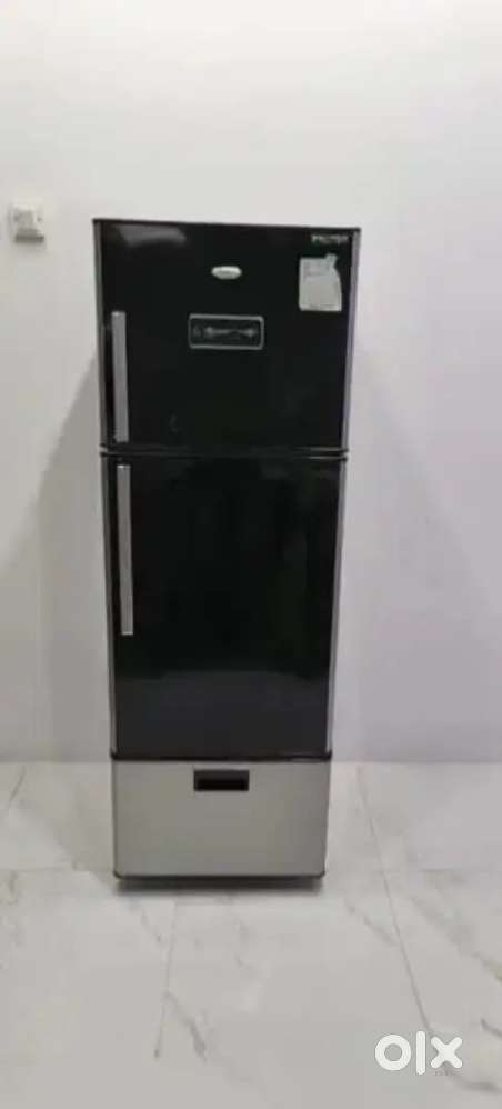Whirlpool 3 door fridge in 80% working condition