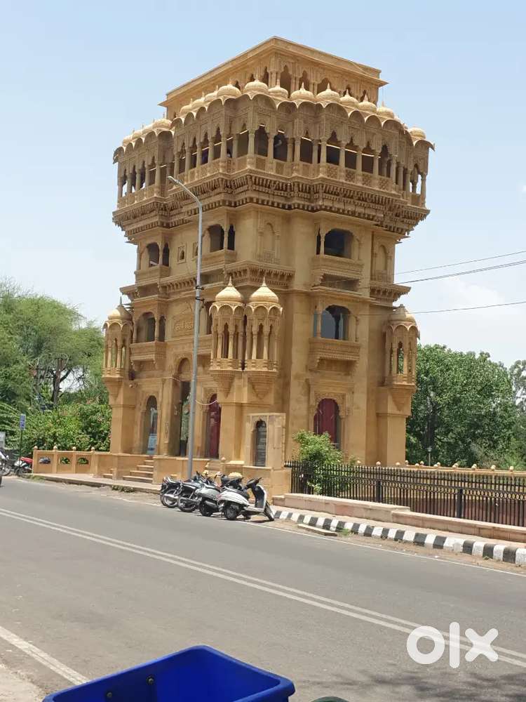 Mujhe ek female ki need he jo dono time ka khana bna ske