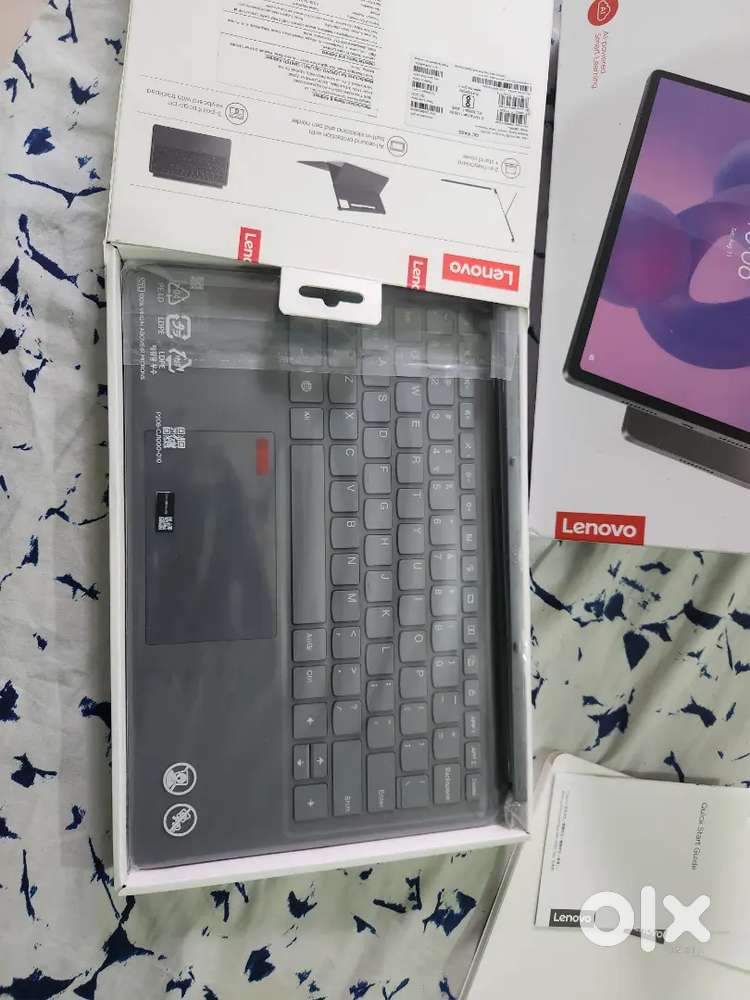 Lenovo Ideatab Pro with Pen Plus and Detachable keyboard