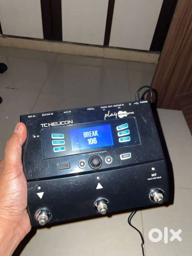 Tc helicon play acoustic vocal and guitar processor with looper