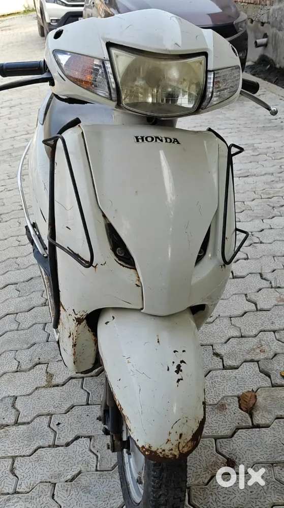 I'm selling my activa Scooty