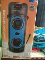 New Yamaha Karoke Speaker with mic