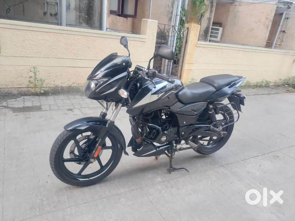 Bajaj PULSAR 150  (2023 model)