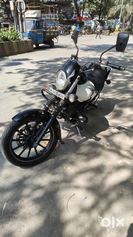 Bajaj Avenger 220 Street white 2019 2nd Owner