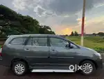 Toyota Innova 2.5V 
3rd owner
Manuel 
Diesel
Just take and drive