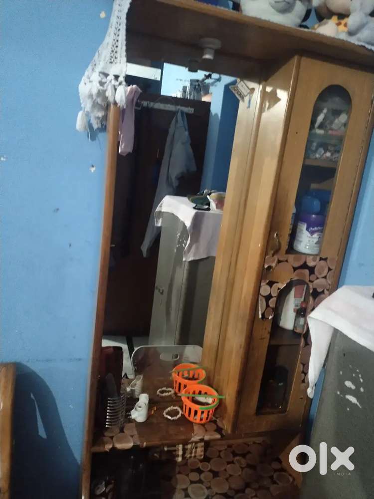 Soffa set, 3 trunk and 1 dressing table