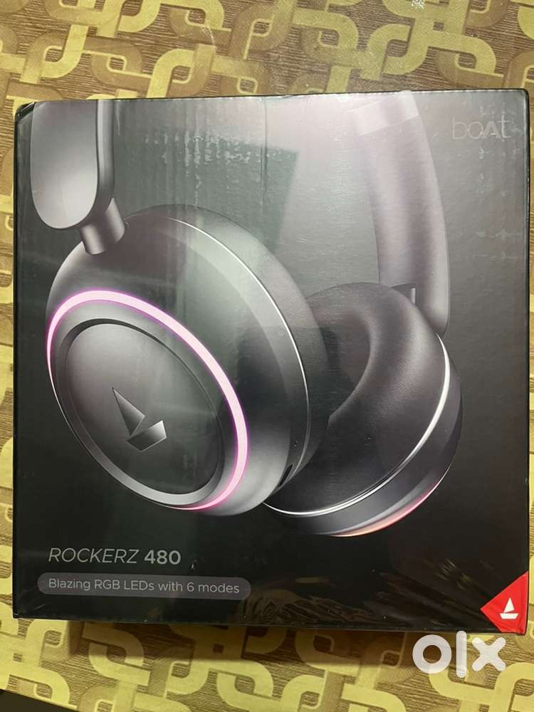 Brand new seal pack Boat headphone