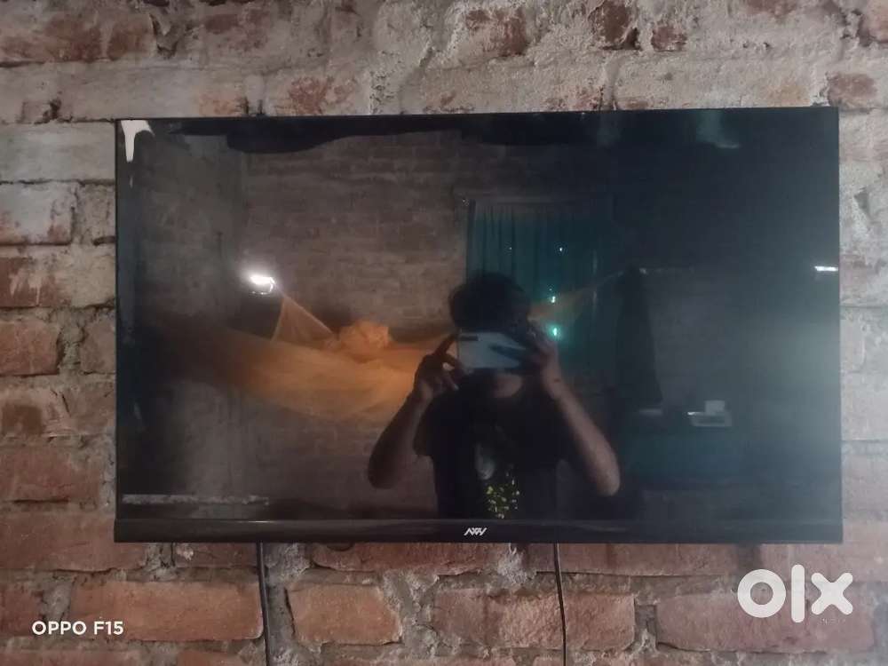 Nvy smart tv good condition