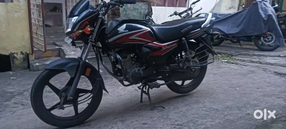 Honda shine 8months used planning for another bike