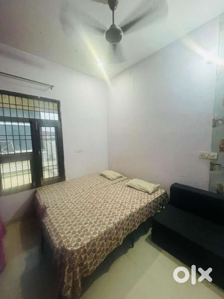 1 Fully Furnished Independent Room for Rent – VIP Road Zirakpur