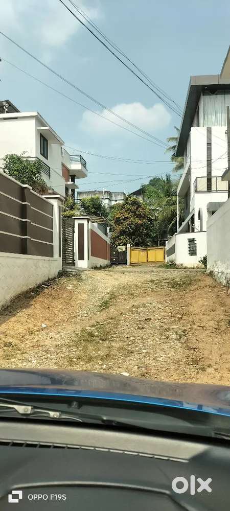 4 cent 5 cent or 6 cent plot near st. Thomas school  mukola