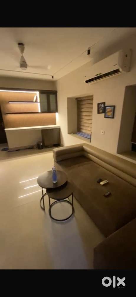Temporary 4 month stay 1 room in luxury apartment