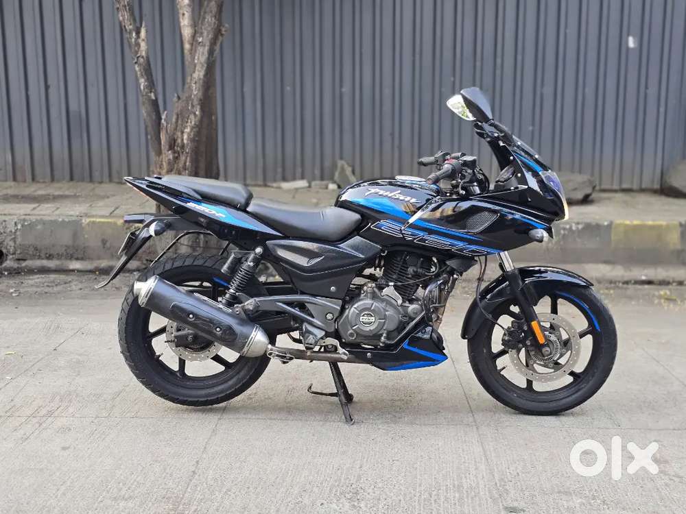 PULSAR 220F BAJAJ