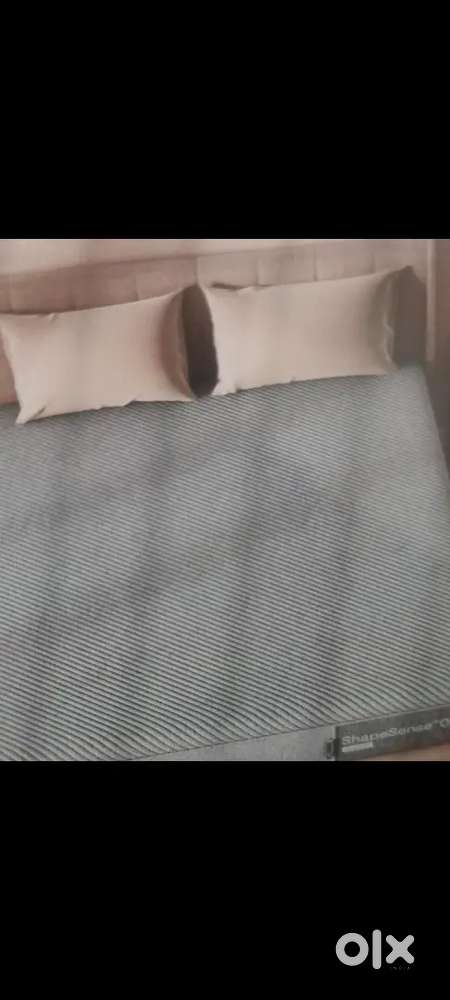 Fuly new condition matress purchased in  6 apiril 2025. King size