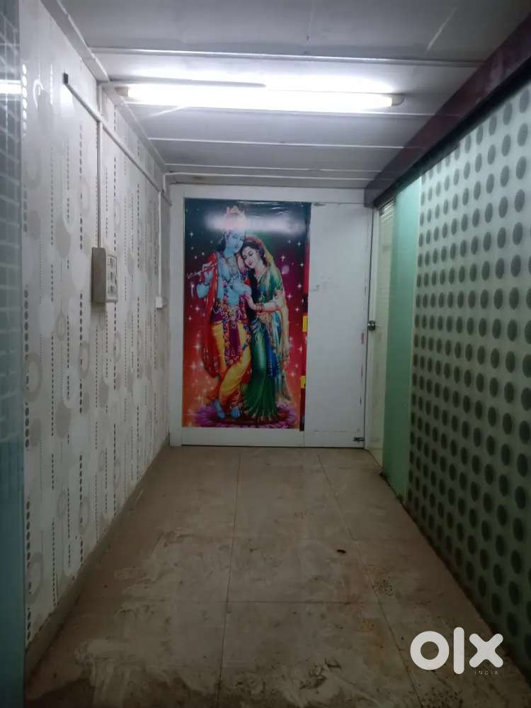 60 carpet office space