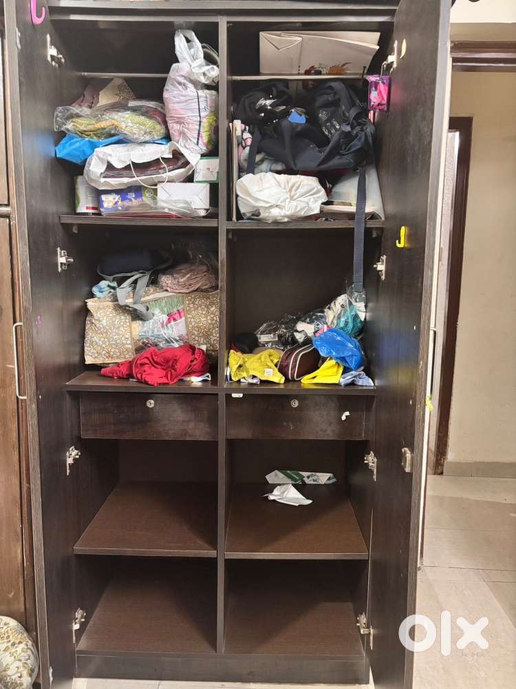 Engineered wood wardrobe for immediate sale