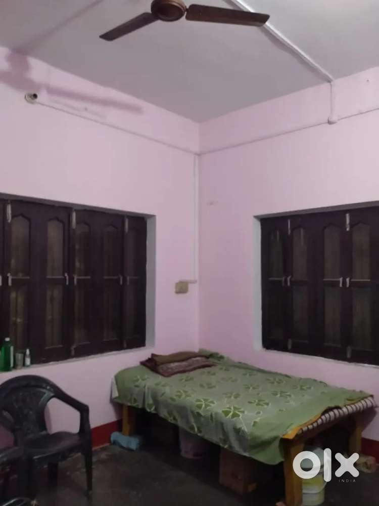 1 Room set furnished available for rent