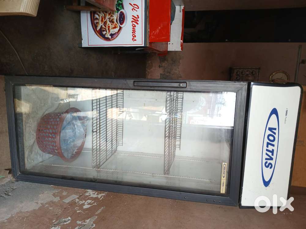 Voltas display fridge 320 lit