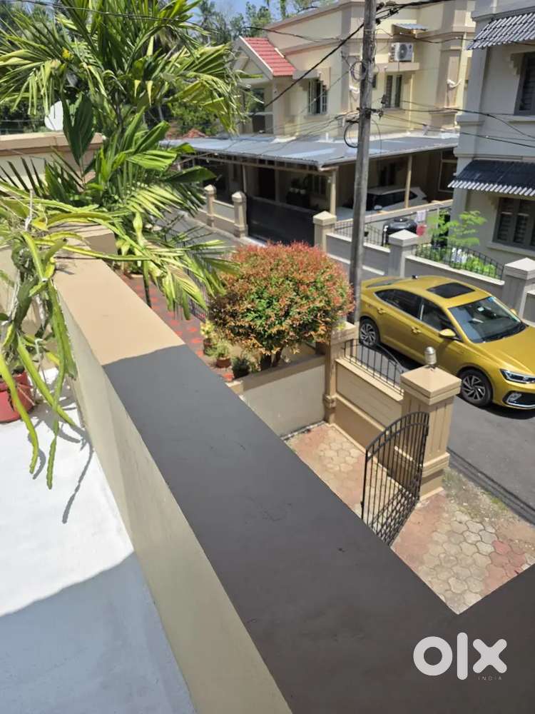 3 bhk semi furnished villa near cyber park 'thondayad