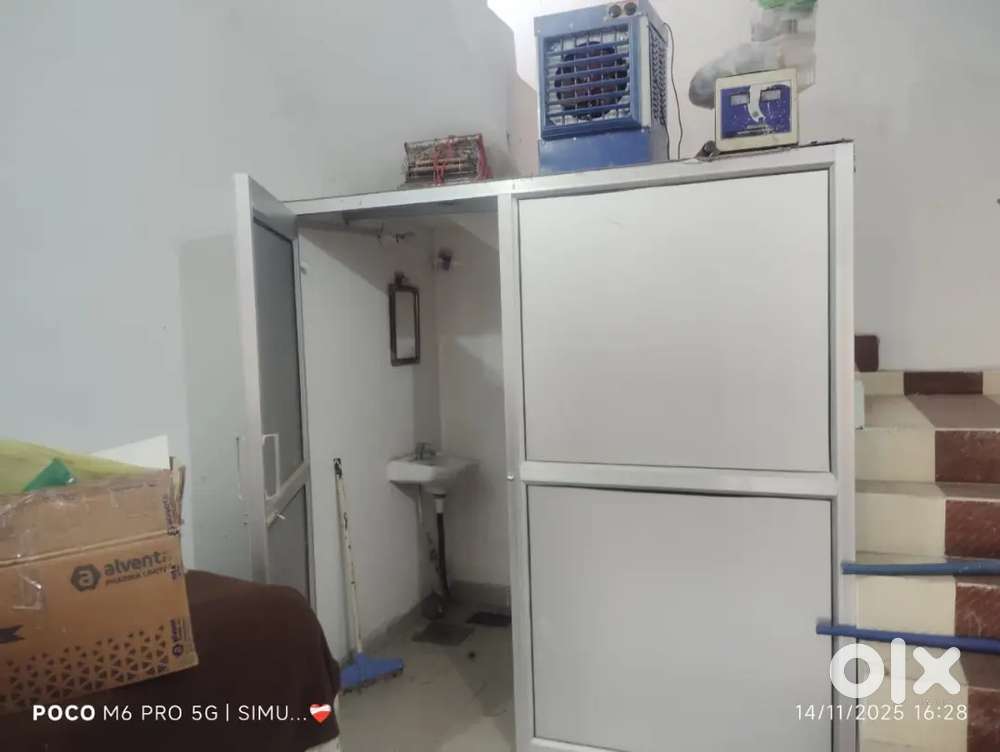 Double story Shop for rent 11 by 30 foot