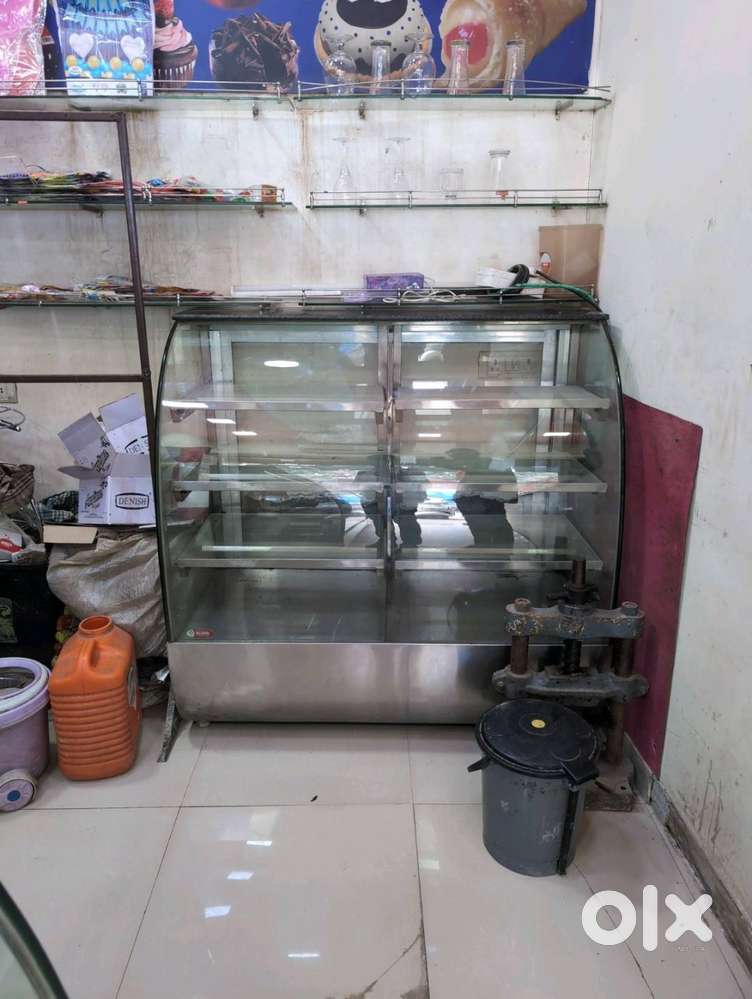 NON COOLING CAKE COUNTER SAVOURIES