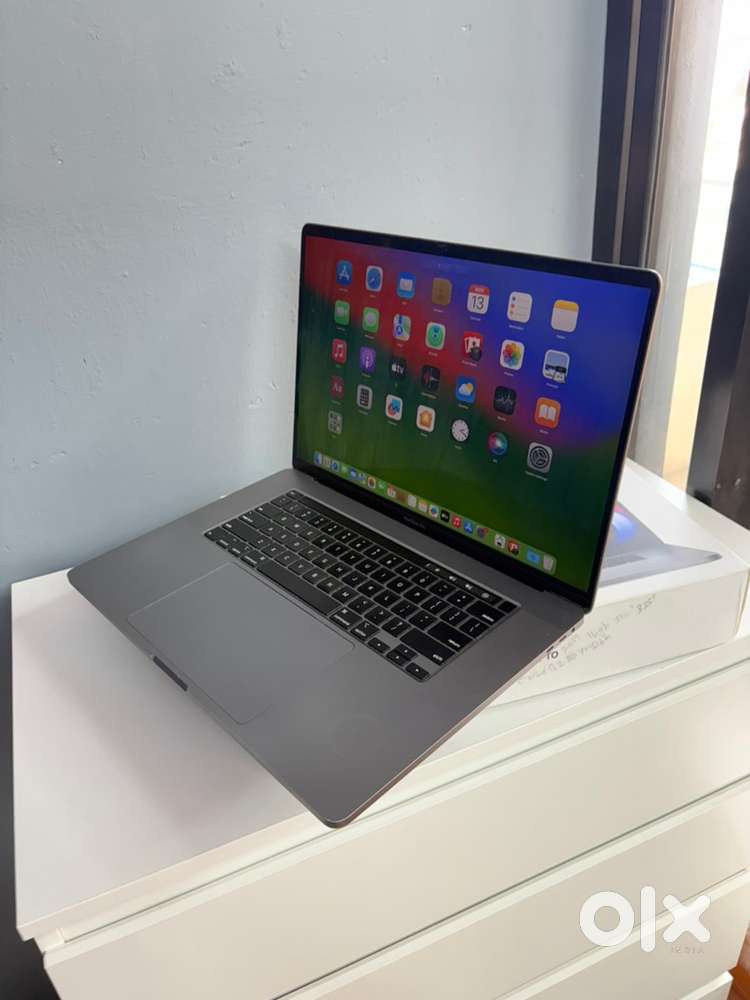 Apple MacBook pro a2141 16inch intle i7 16/512 cycle count 200 a++