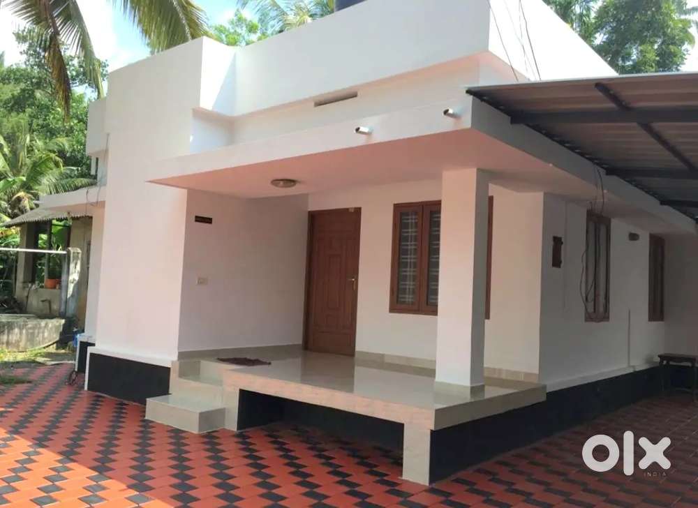 2BED ROOMS INDEPENDENT HOUSE IN ALUVA NEAR UC COLLEGE