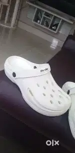 CROCS IN BUDGET SIZE IND- 5 6 7 8 9 10