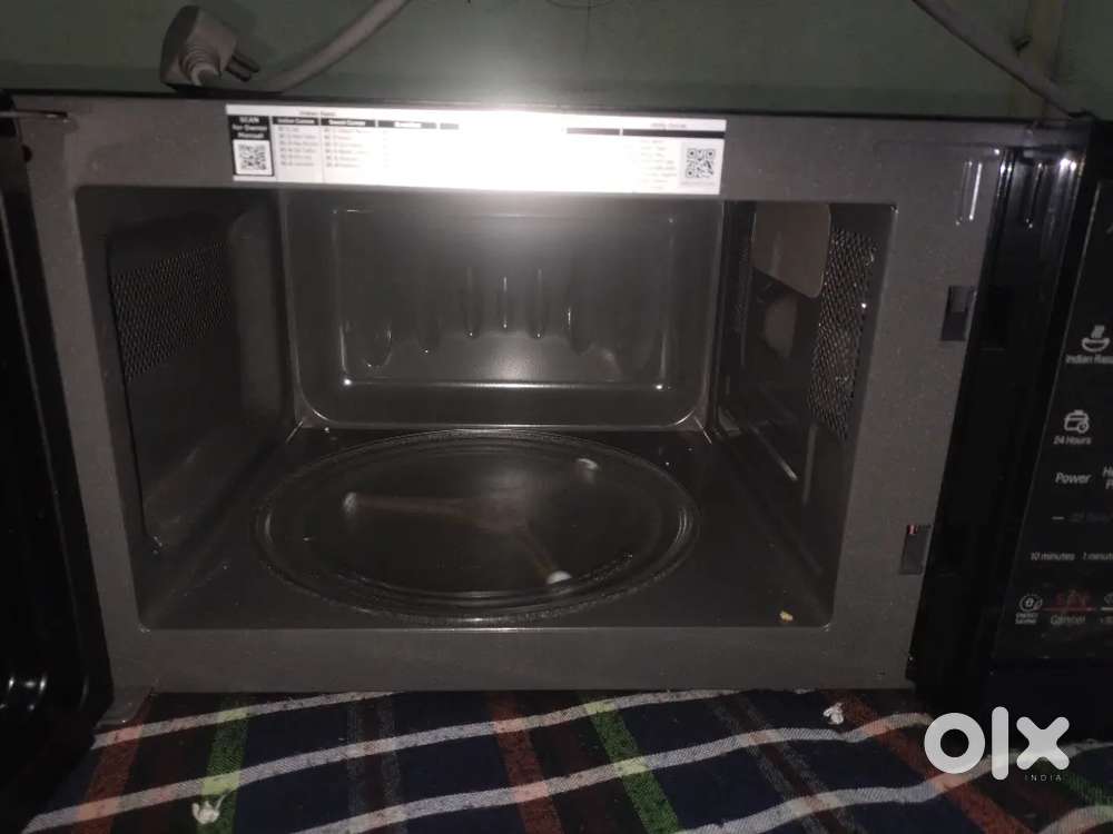 LG MH2044BP 20 L Oven Toaster Grill (Black)