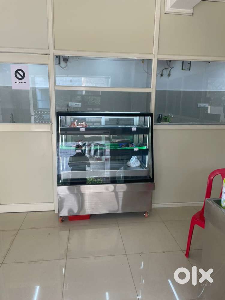 Chicken and fish cutting