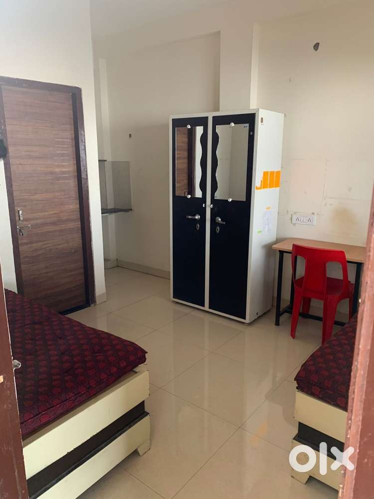 1RK INDIPENDENT FOR BOYS AND GIRLS ALL FACILITIES FULLY INDIPENDENT