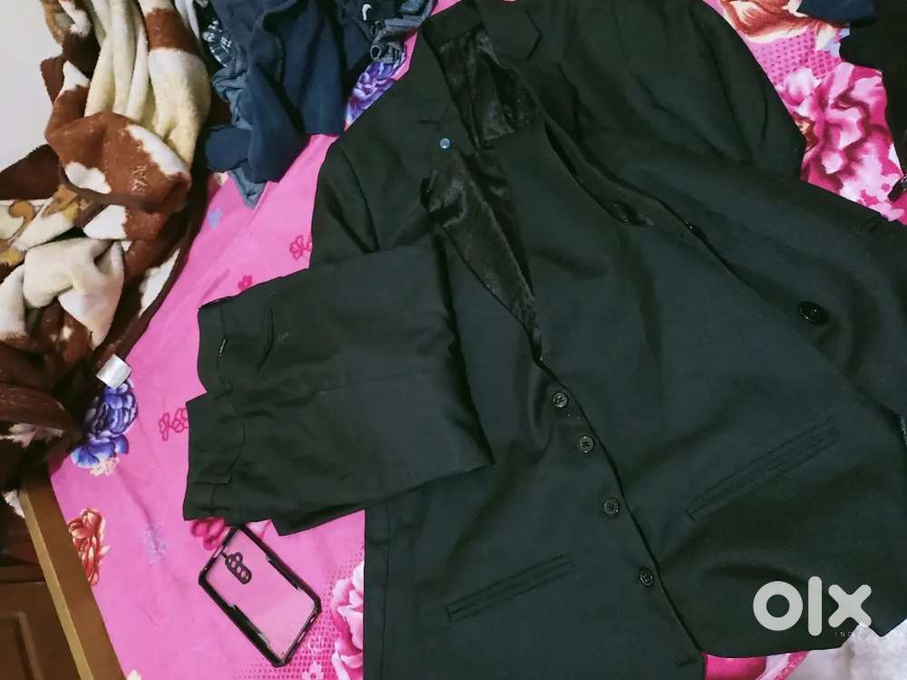 A suit for men from Brand Broadway PB Size 32