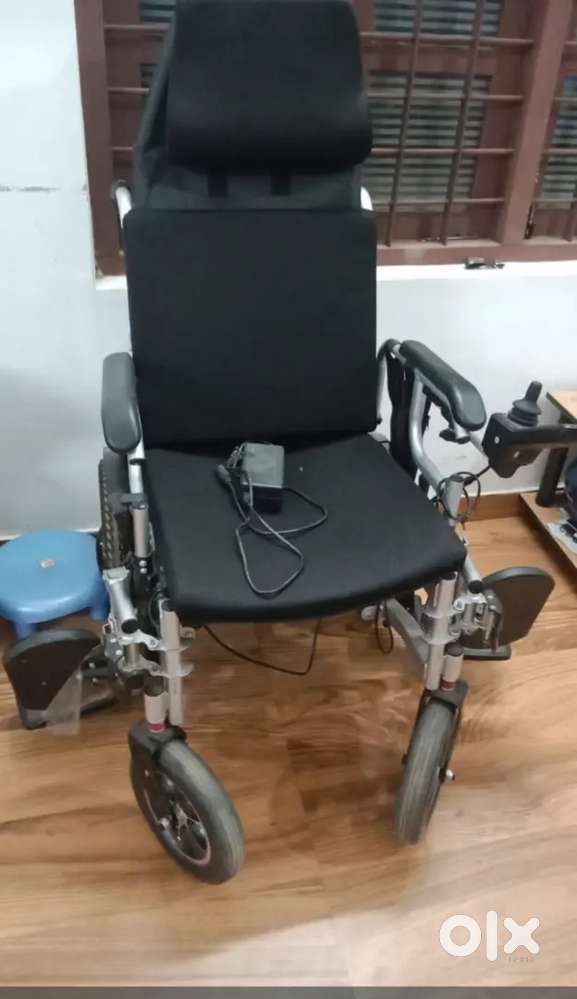 Automatic wheelchair
