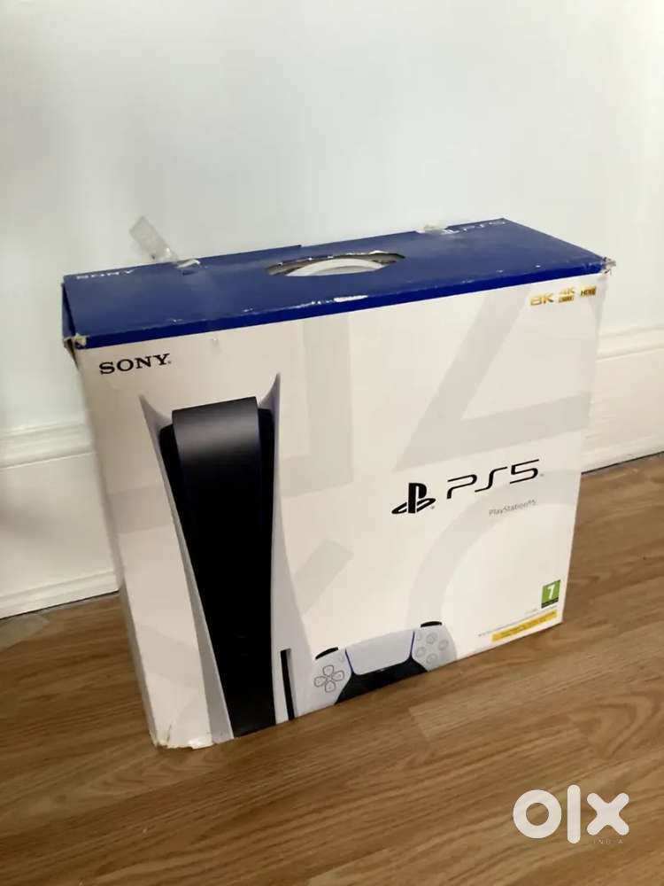 Sony Playstation PS5 Blu-Ray Edition - 2 Controllers + FC24