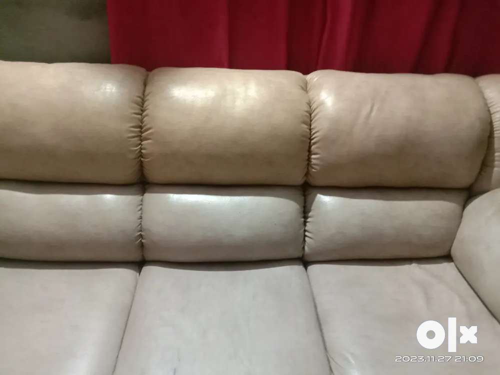 Good condition sofa set