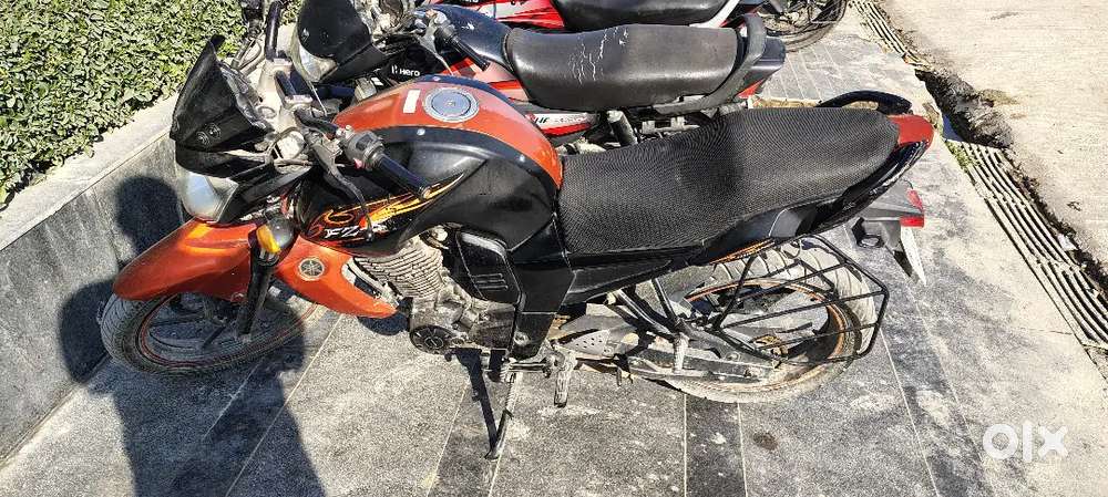 Yamaha FZS