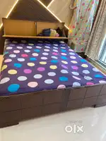Queen size bed