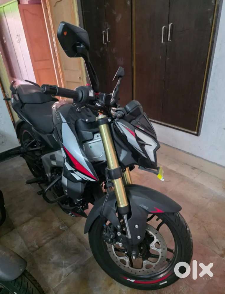 Bajaj Pulsar ns 400
