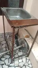 sink with stand