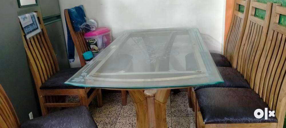 Dinning table with 6 chair