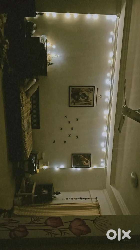 Female Flatmate required