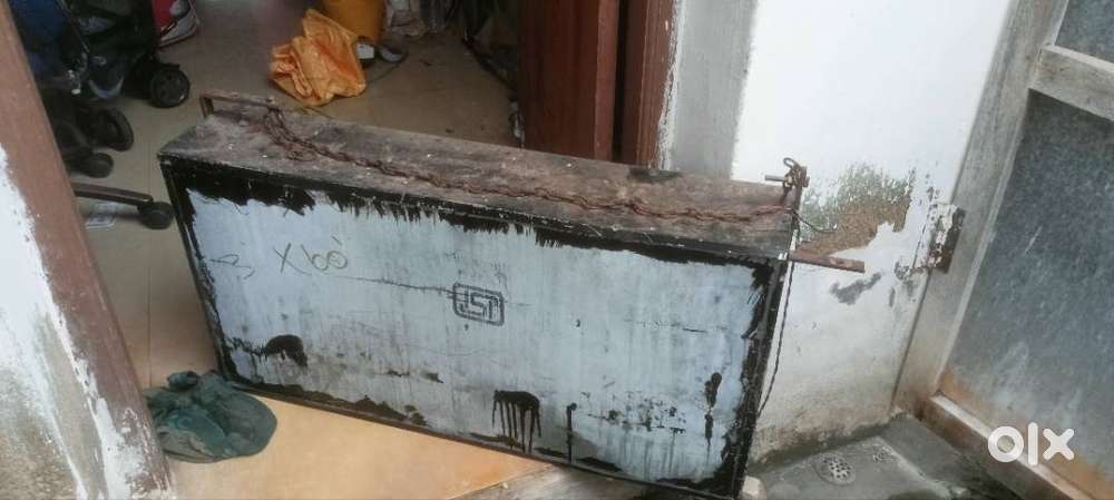 மர தேக்கு கதவு விற்பனைக்கு சில பொருட்களும் விற்பனைக்கு