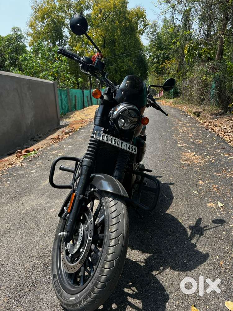 Yezdi Roadster Dark smoke grey