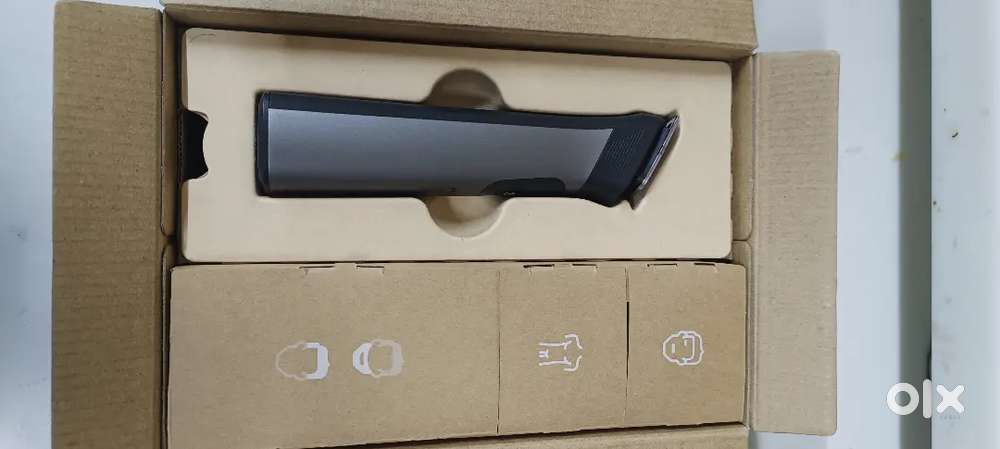 PHILIPS MULTIGROOMER TRIMER JUST 1MONTH OLD UNUSED