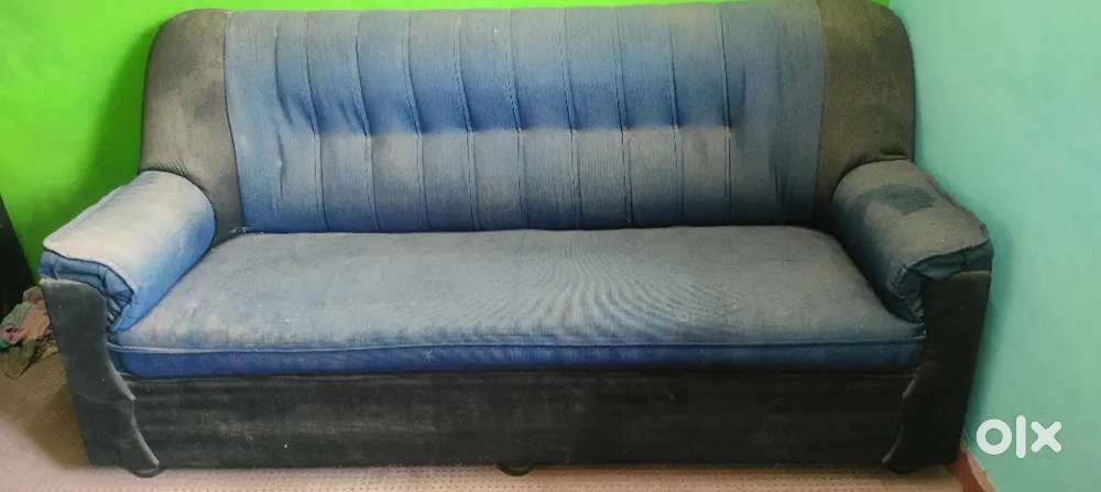 Sofa in excellent condition for sale