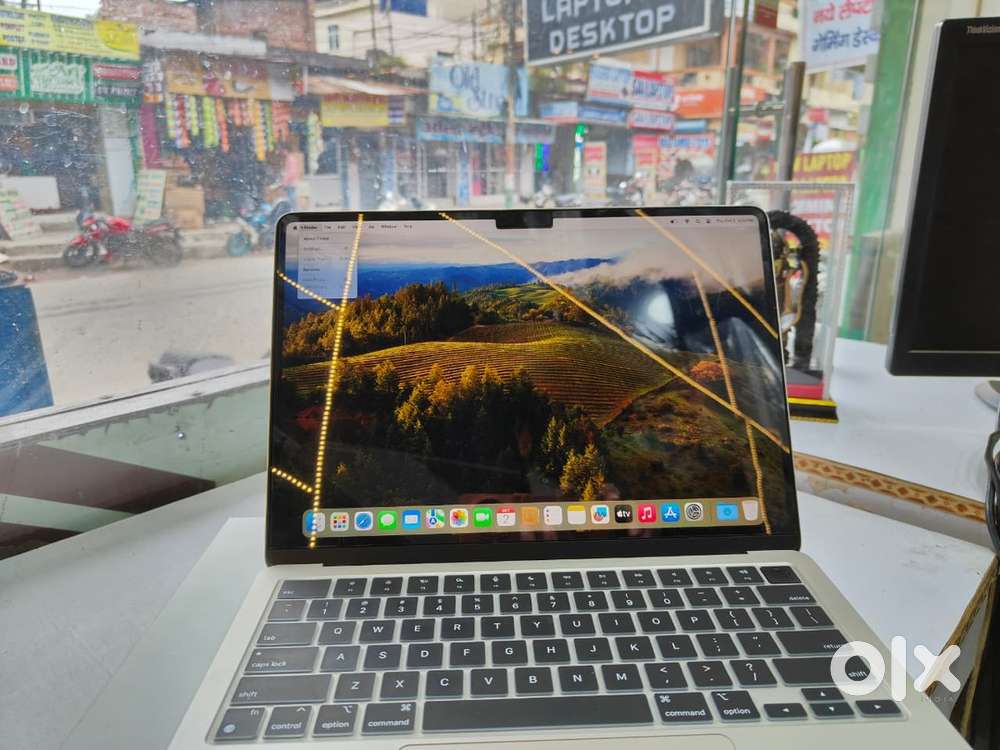 Apple Macbook Air (2024, M3) with 2 years warranty and applecare