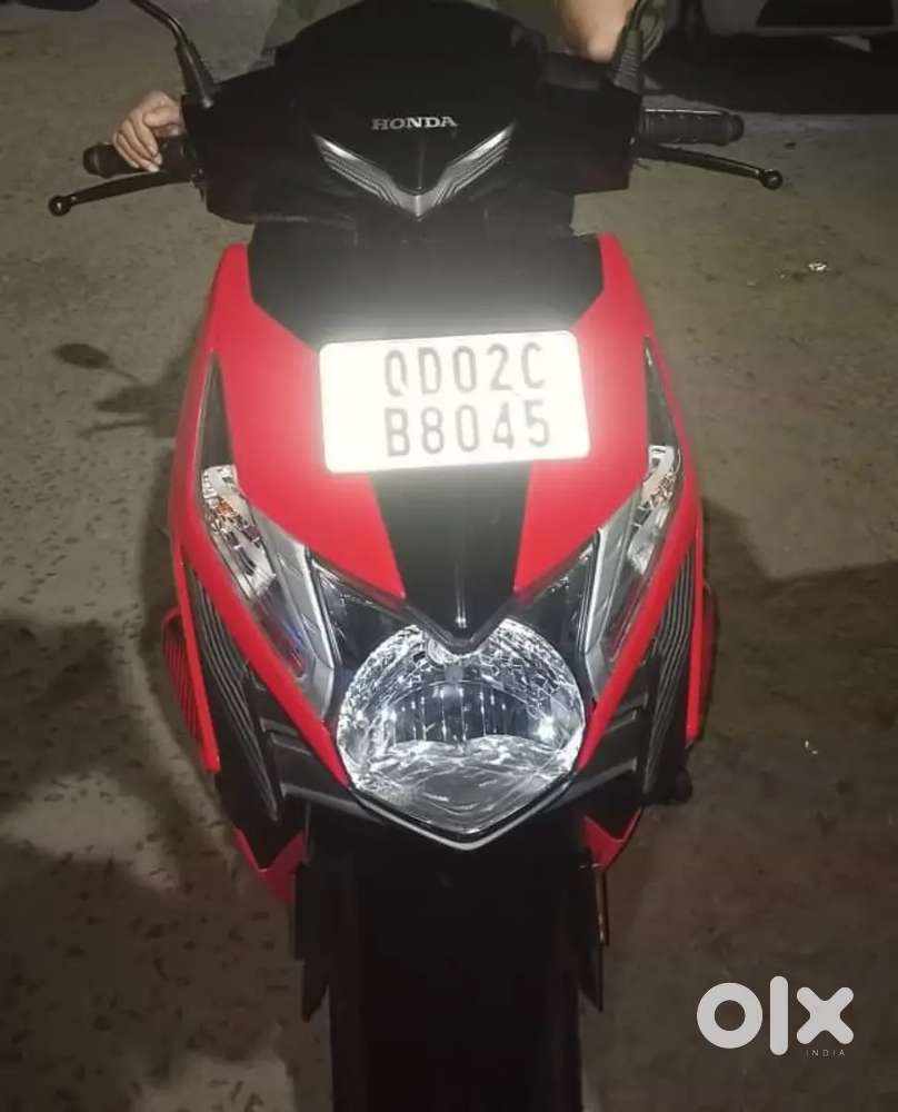 Honda red 2 ,fully maintain, showroom condition
