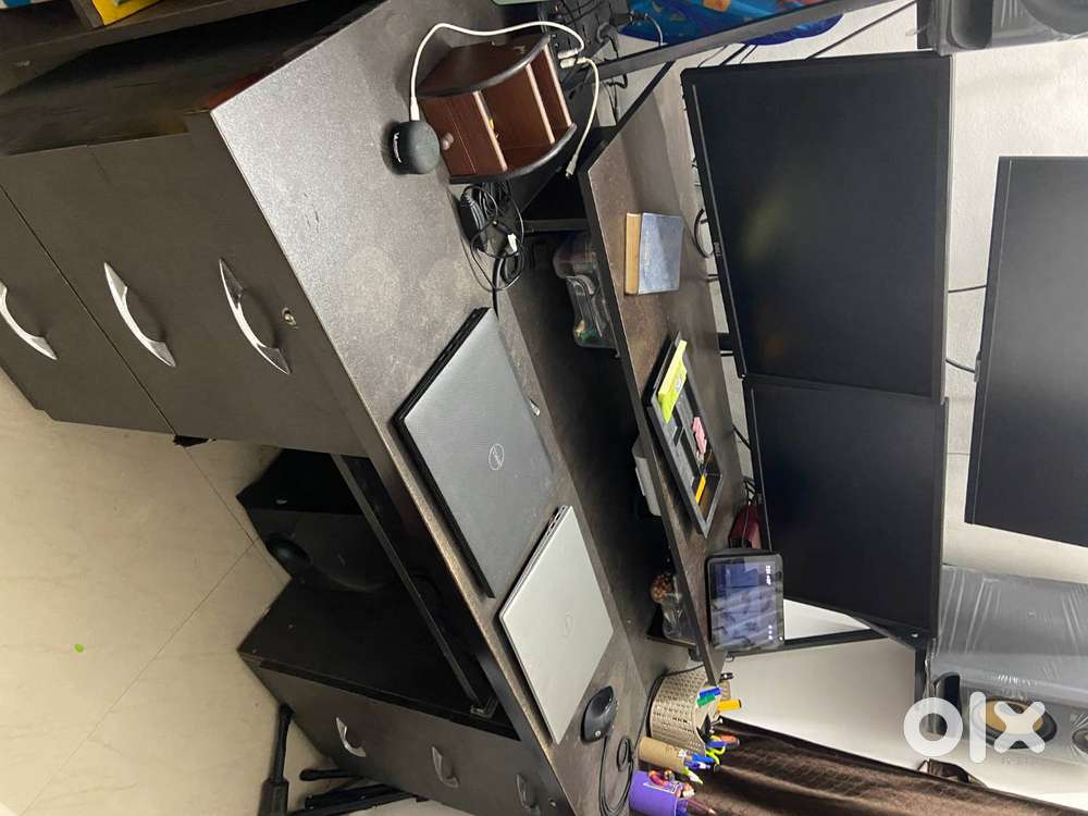 Music Production workstation table
