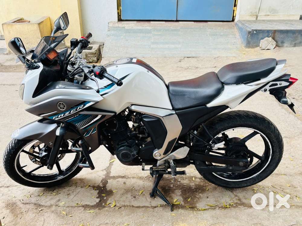 Yamaha Fazer FI 2016 model, single owner, 68,629 km.