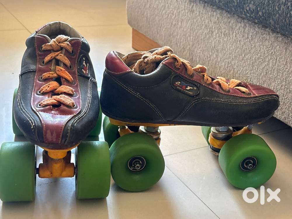 Skating shoes